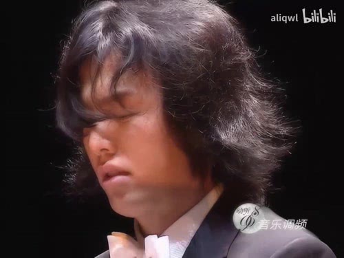 李希熙在线咬嘴唇