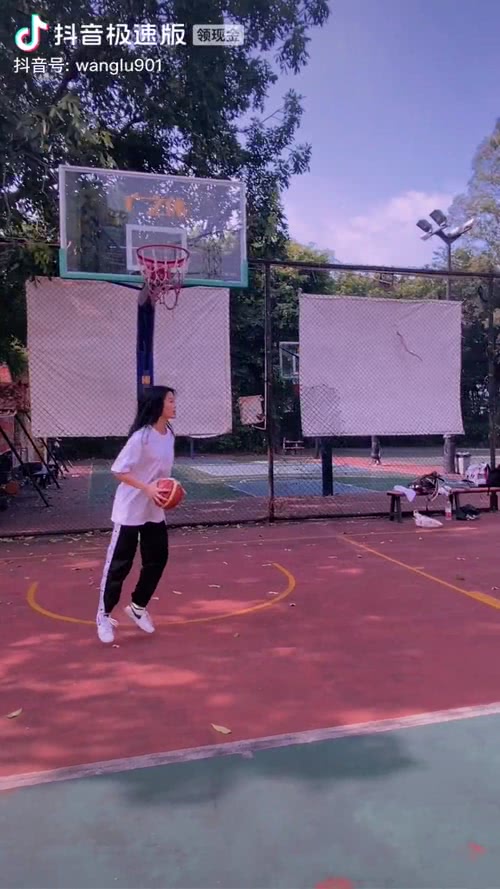 篮球女孩