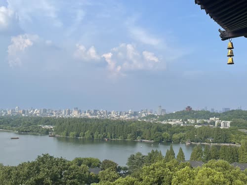 雷锋塔上看西湖